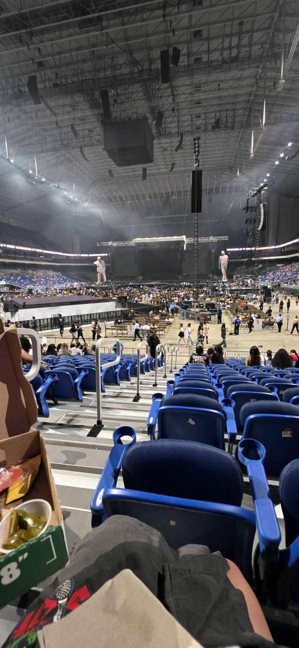 Alamodome, section: 143, row: 11, seat: 22