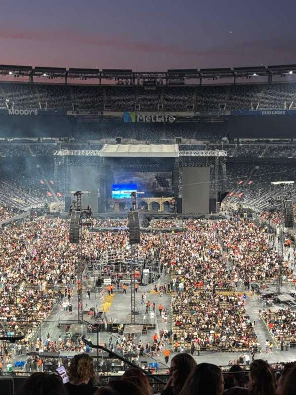 MetLife Stadium, section: 227b, row: 9