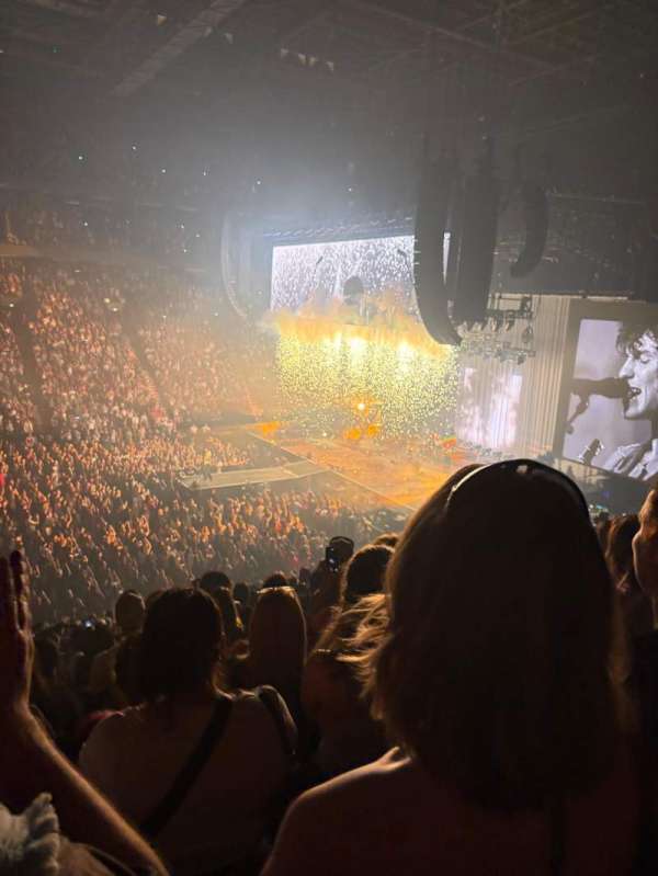 Centre Bell, section: 113, row: V, seat: 14