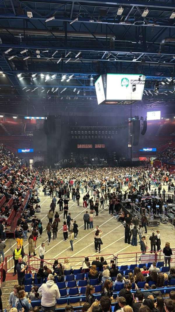 Unipol Forum, section: B30, row: 12, seat: 13