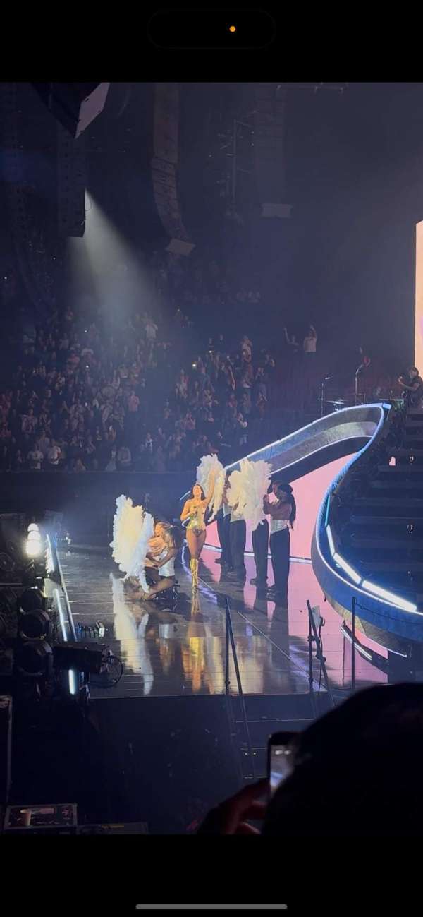 Kia Forum, section: 113, row: 4, seat: 2