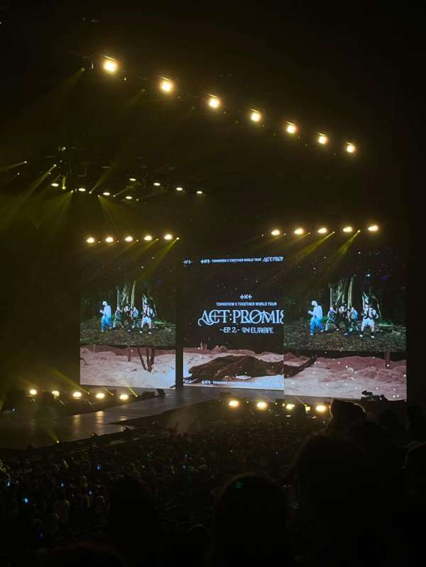 Uber Arena, section: 204, row: 20, seat: 15