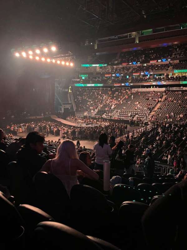 Climate Pledge Arena, section: 26, row: V, seat: 18