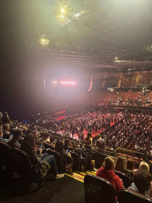 Kia Forum, section: 227, row: 1, seat: 2