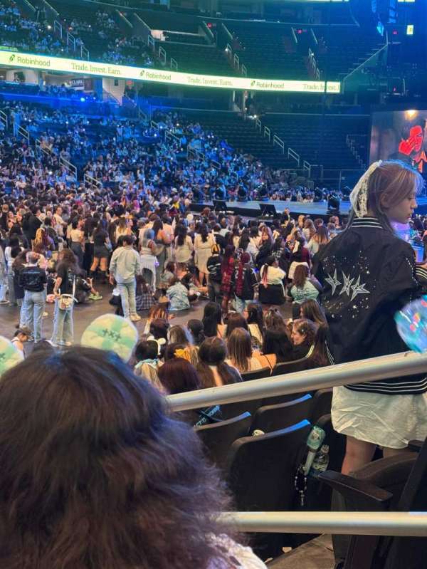 Capital One Arena, section: 109, row: J, seat: 13