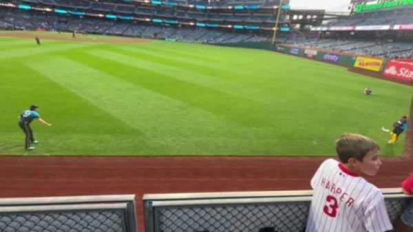 Citizens Bank Park, section: 102, row: 2, seat: 6