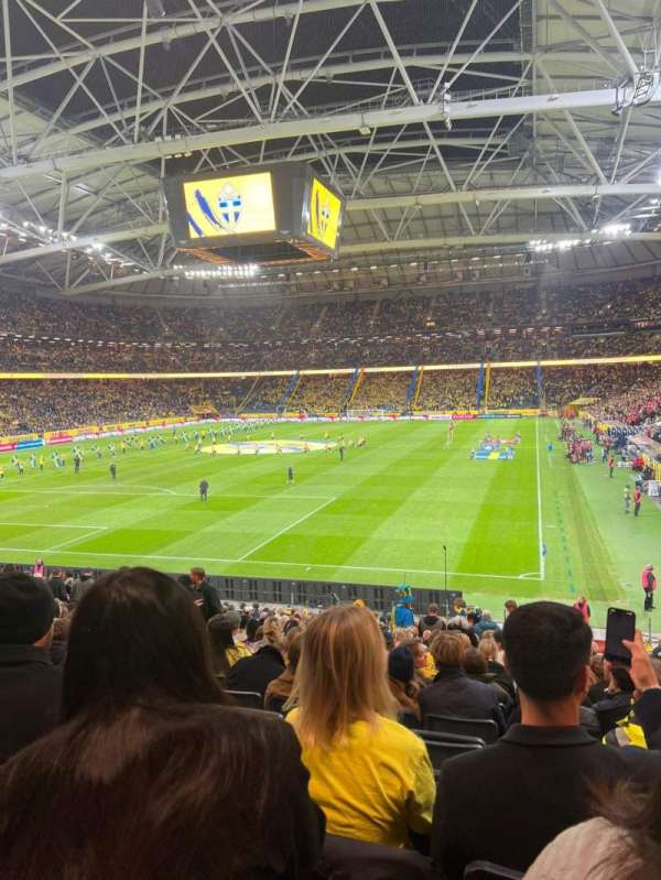 Strawberry Arena, section: 123, row: 22, seat: 219