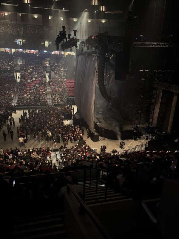 Moda Center, section: 215, row: N, seat: 1