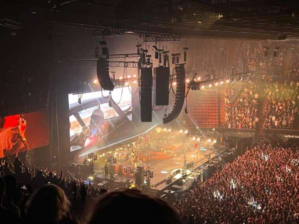 Kia Forum, section: 227, row: 13, seat: 4