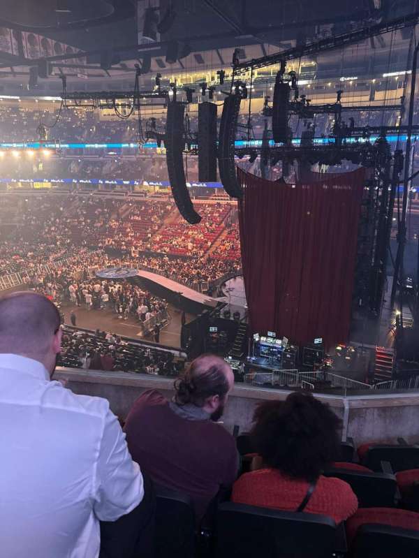 United Center, section: 231, row: 5, seat: 4