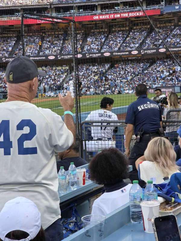 Dodger Stadium, section: 27FD, row: 3, seat: 6