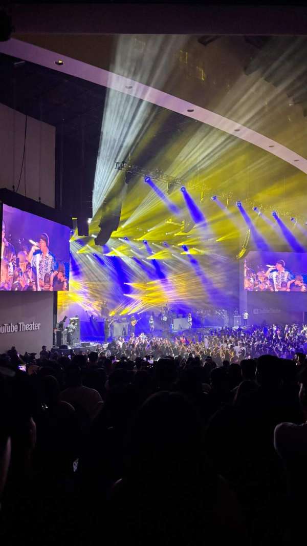 YouTube Theater, section: 101, row: X, seat: 17