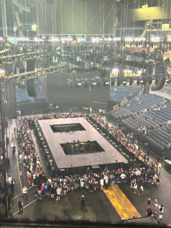 Kia Center, section: 202, row: 1, seat: 13