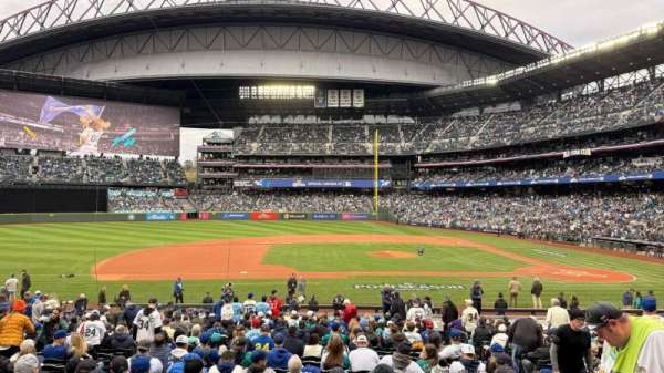 T-Mobile Park, section: 138, row: 26, seat: 5