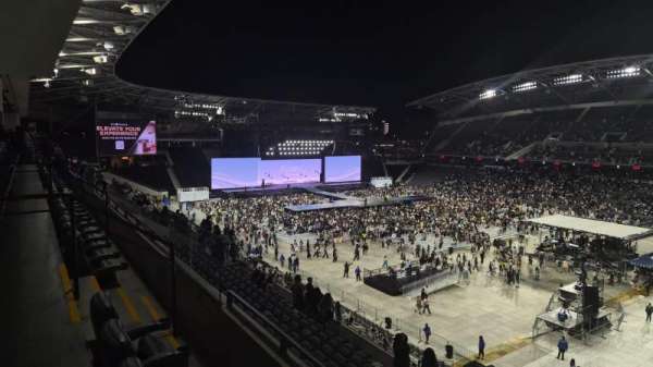 BMO Stadium, section: FNSTA, row: B, seat: 6