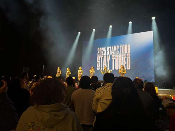 Rosemont Theatre, section: 102, row: B, seat: 4