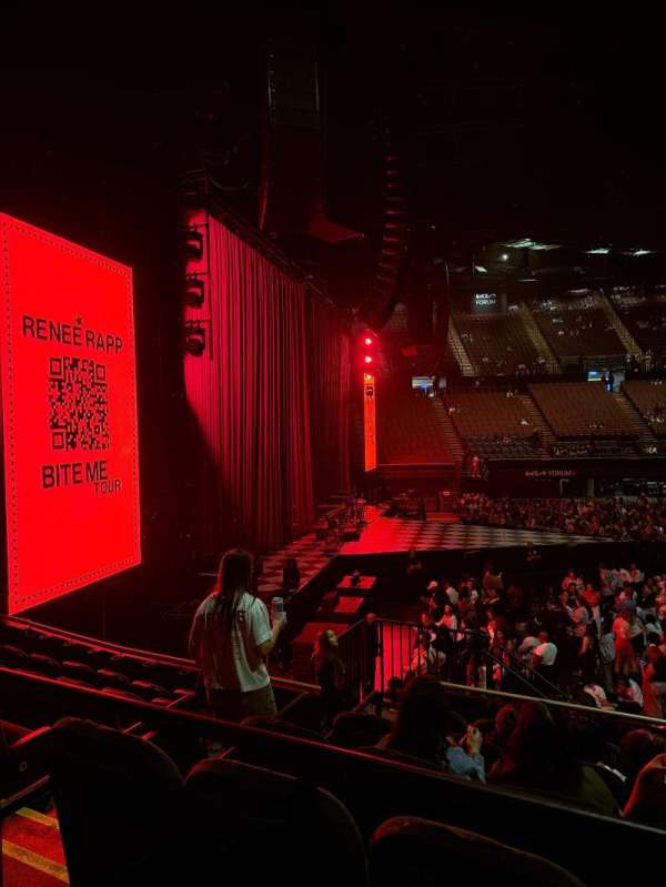 Kia Forum, section: 125, row: 7, seat: 4