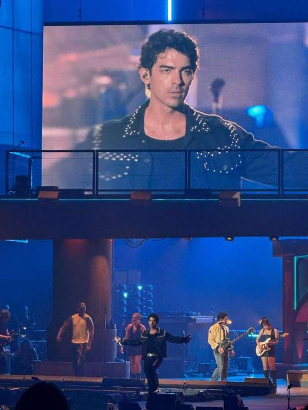 Dos Equis Pavilion, section: 202, row: J, seat: 1