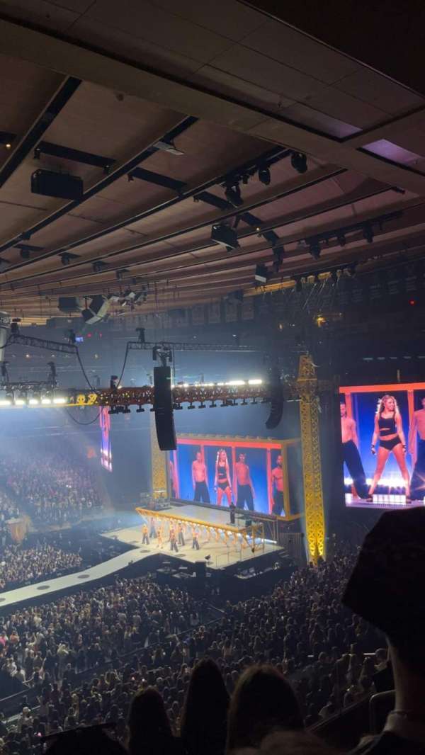 Madison Square Garden, section: 210, row: 5, seat: 17
