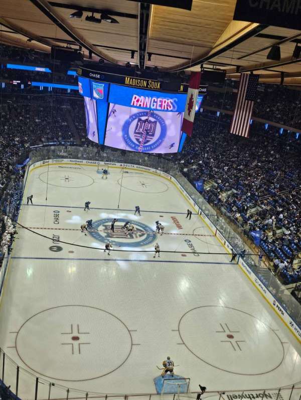 Madison Square Garden, section: 319, row: BS3