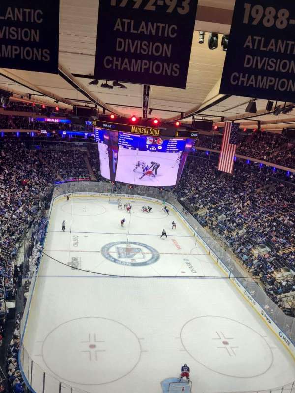 Madison Square Garden, section: 319, row: BS3