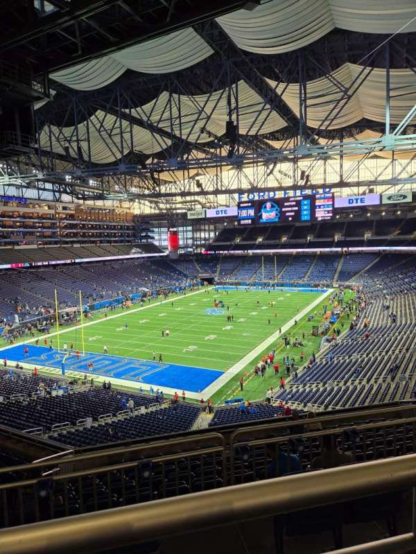 Ford Field, section: 322, row: 1, seat: 11