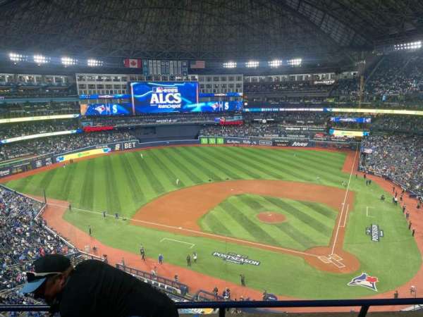Rogers Centre, section: 527, row: 3, seat: 11