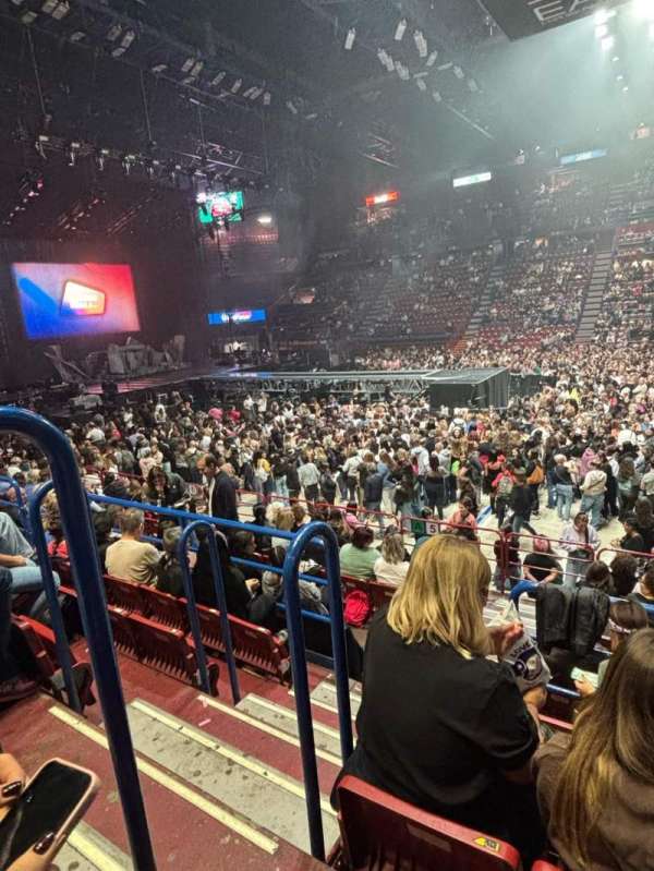 Unipol Forum, section: 1 settore B4, row: 5, seat: 14