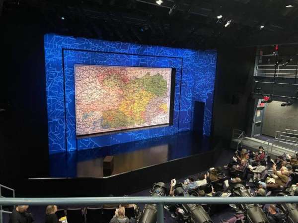 Laura Pels Theatre, section: Mezzanine L