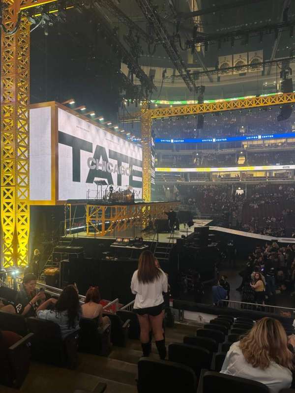 United Center, section: 113, row: 11, seat: 19