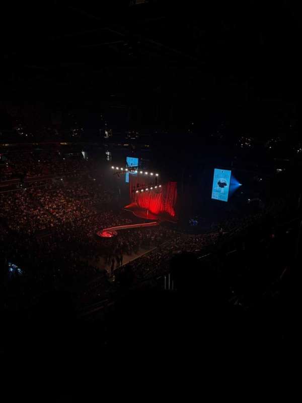 Capital One Arena, section: 413, row: M, seat: 18