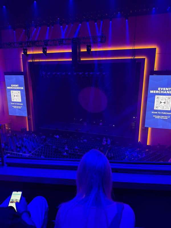 BleauLive Theater, section: 403, row: B, seat: 22