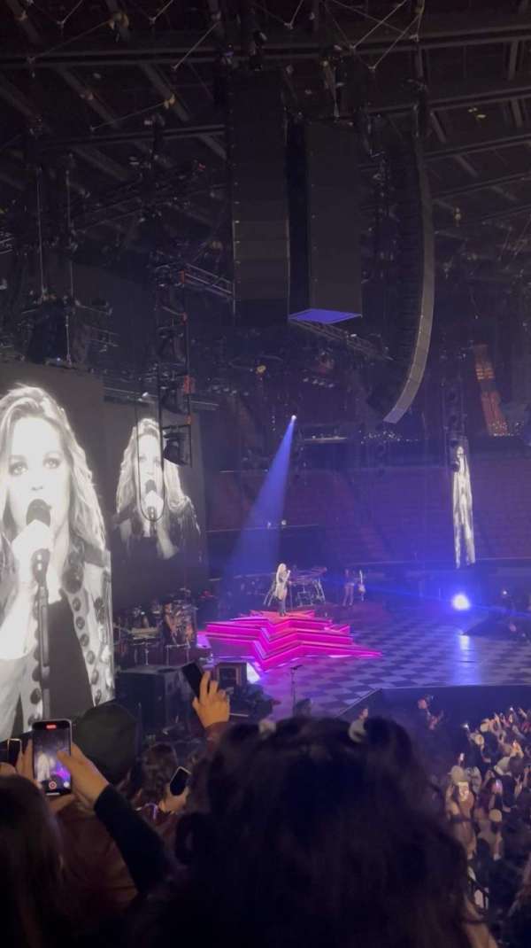 Kia Forum, section: 125, row: 8, seat: 10