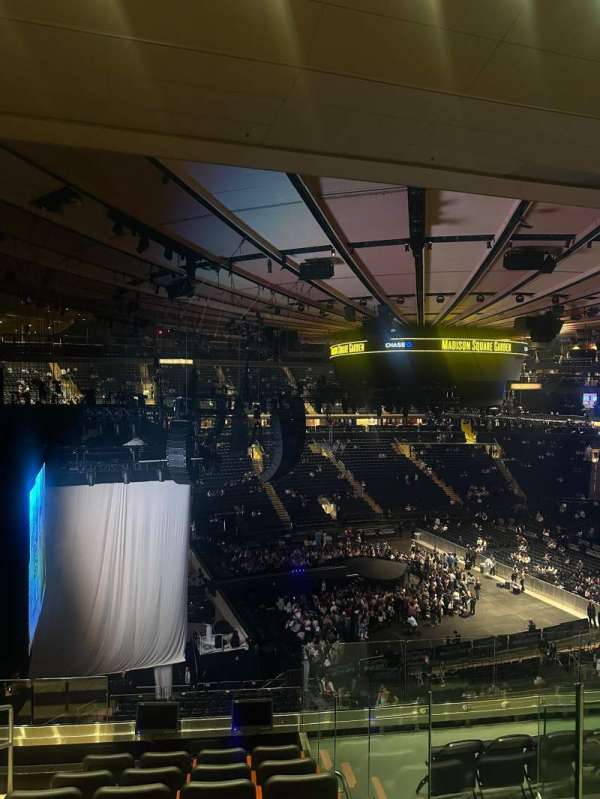 Madison Square Garden, section: 222, row: 8, seat: 1