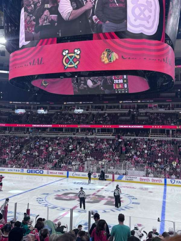 United Center, section: 122, row: 16, seat: 2