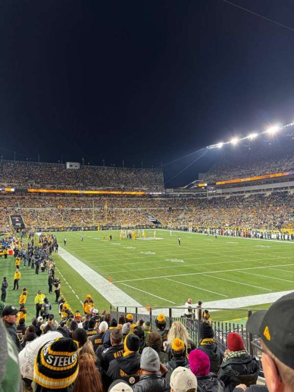 Acrisure Stadium, section: 144, row: Q, seat: 6