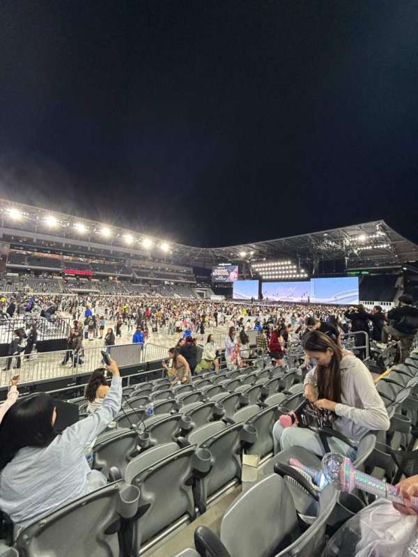 BMO Stadium, section: 115, row: H, seat: 10