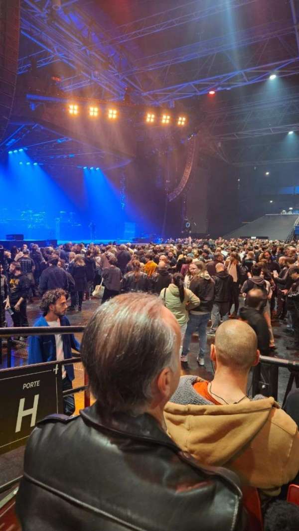 Zénith Paris, section: H, row: 7, seat: 22