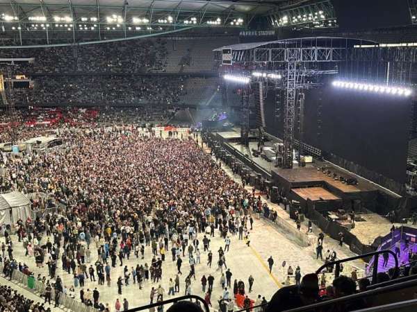 Marvel Stadium, section: L3-11, row: L, seat: 5
