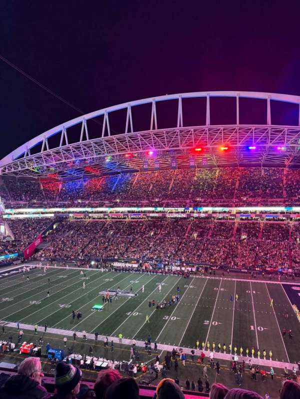 Lumen Field, section: 332, row: D, seat: 17