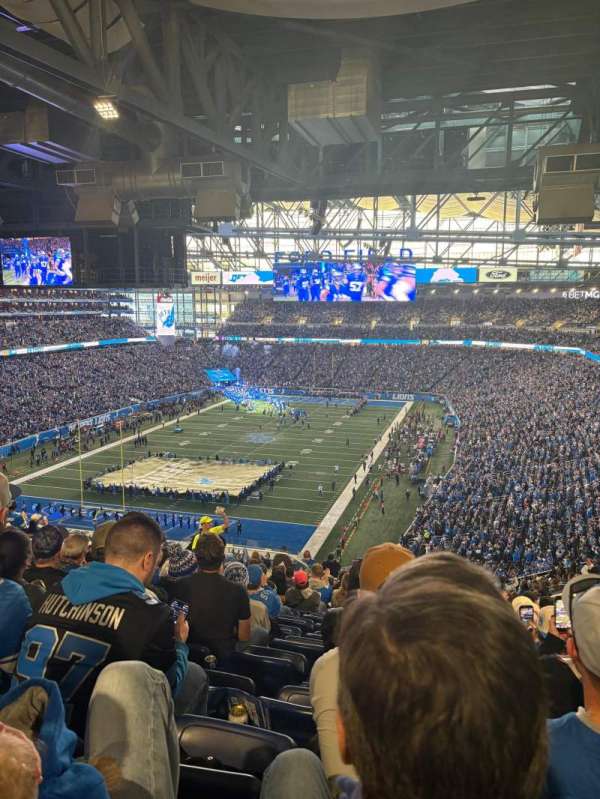 Ford Field, section: 321, row: 17, seat: 9
