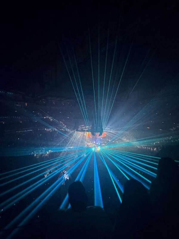 United Center, section: 304, row: 2, seat: 18