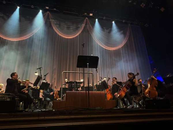 paramount theater, oakland, section: pit, row: x, seat: 101