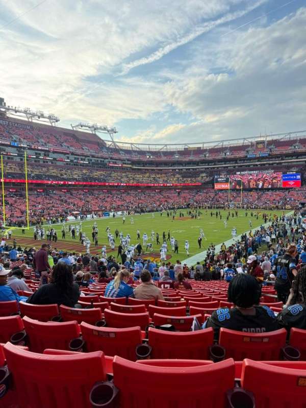 Northwest Stadium, section: 129, row: 26, seat: 4