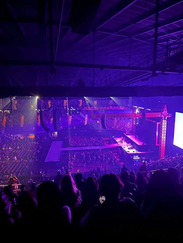Kia Forum, section: 210, row: 19, seat: 4