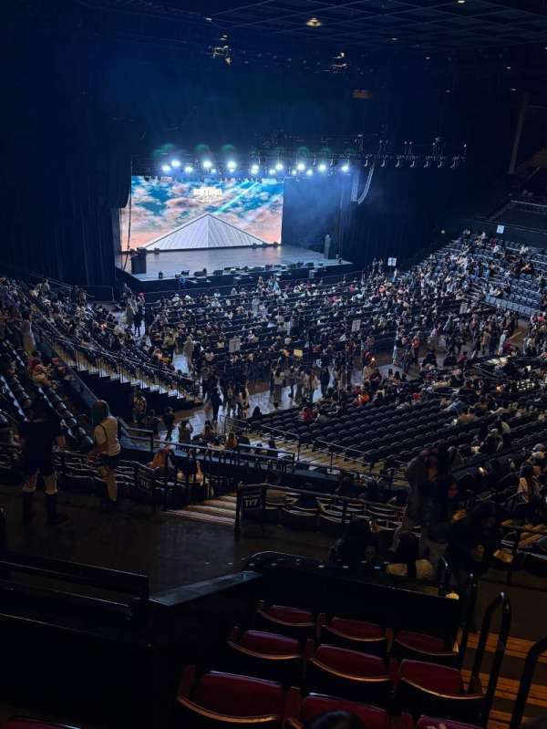 Bill Graham Civic Auditorium, section: 215, row: L, seat: 2