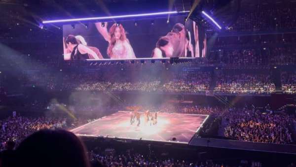 Qudos Bank Arena, section: 28, row: D, seat: 102