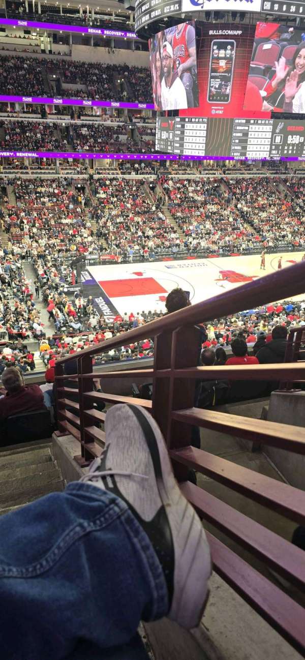 United Center, section: 203, row: 8, seat: 1