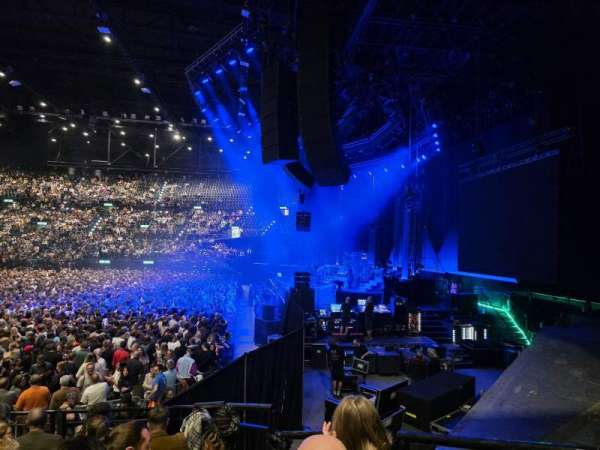 Hallenstadion, section: J1, row: 21, seat: 3