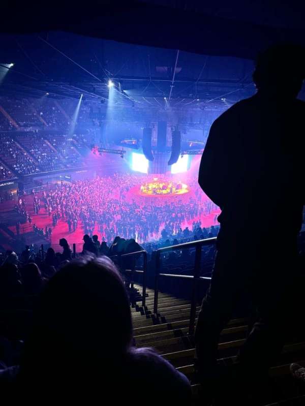 Kia Forum, section: 204, row: 15, seat: 19